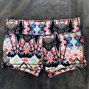 Material Girl Active Shorts Size Large